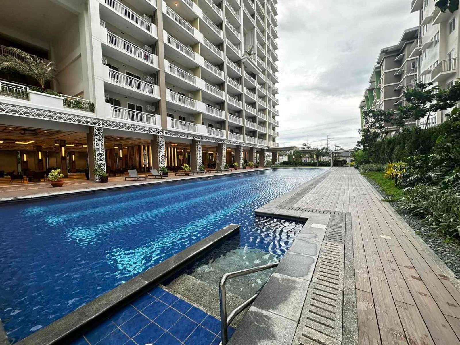 2 Bedroom Condo Unit Near Sm Bf & Naia At The Atherton By Dmci With 2 Balcony Paranaque City Exterior foto